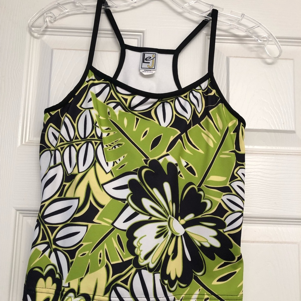 LeJ Tennis top